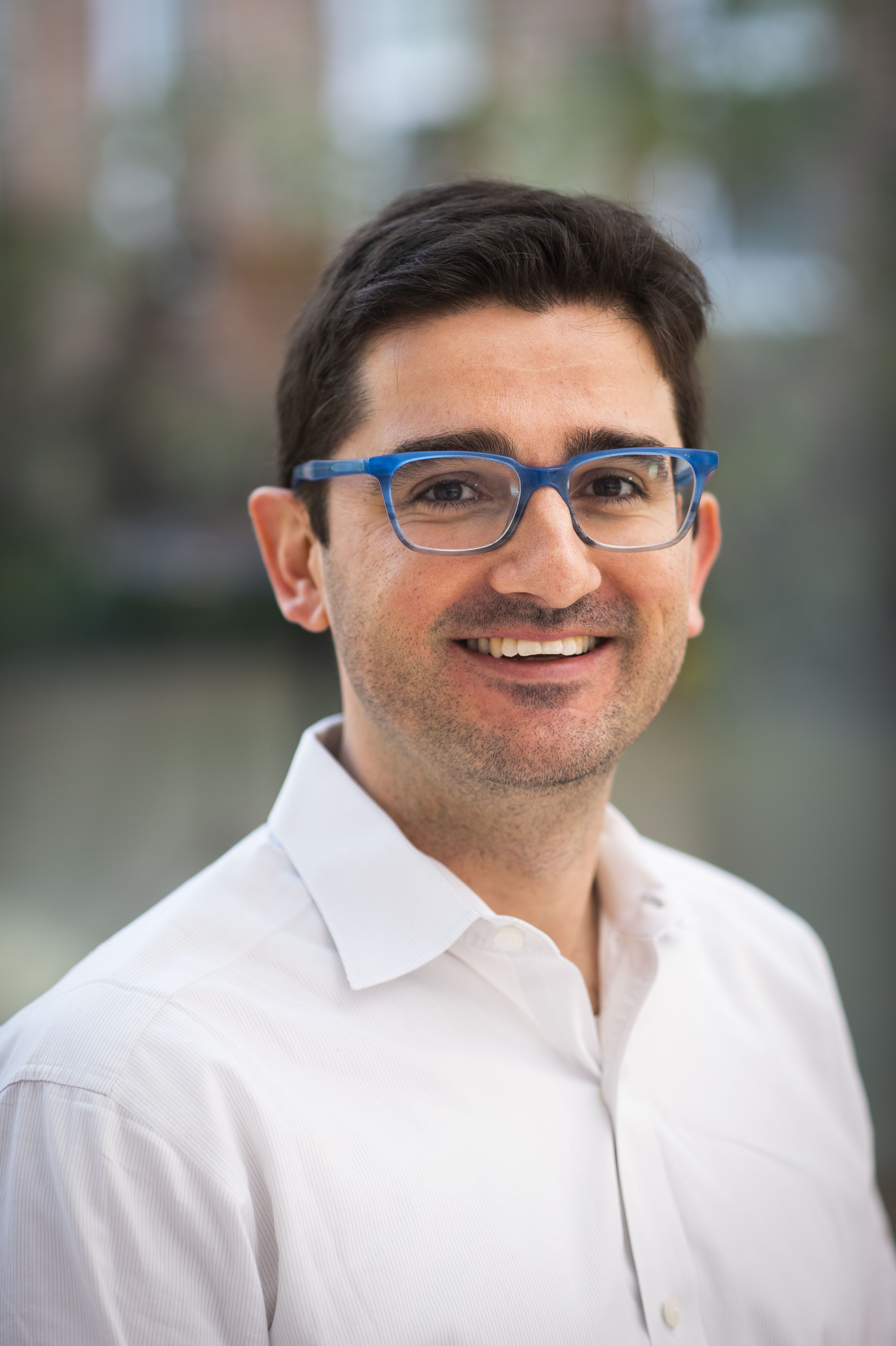 Headshot of Vedran Lekic smiling